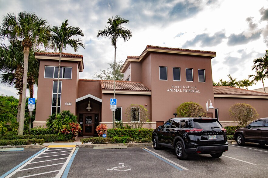 More Photos Of , West Palm Beach General Retail For Sale