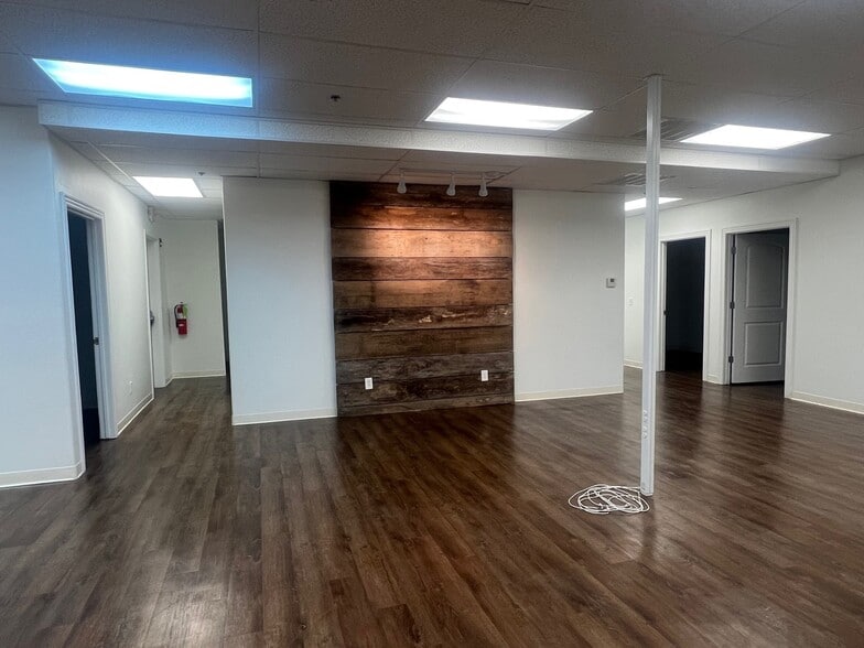 More Photos Of 5230 Willow Creek Dr, Springdale Medical For Lease