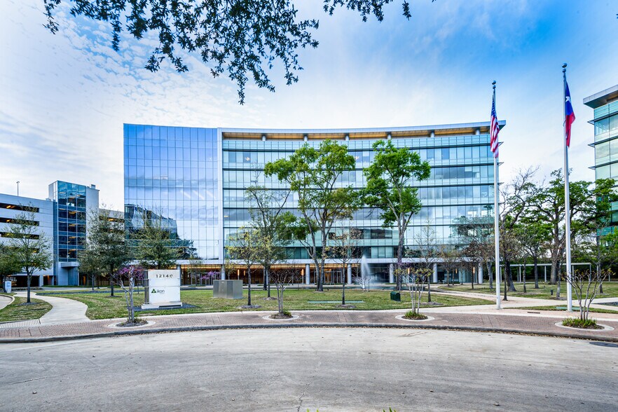 More Photos Of 12140 Wickchester Ln, Houston Office For Lease