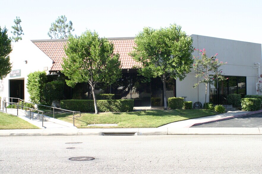Primary Photo Of 5301 Office Park Dr, Bakersfield Medical For Lease