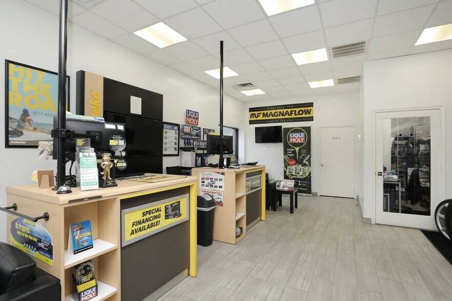 More Photos Of 17711 Old Louetta Rd, Houston Auto Repair For Sale