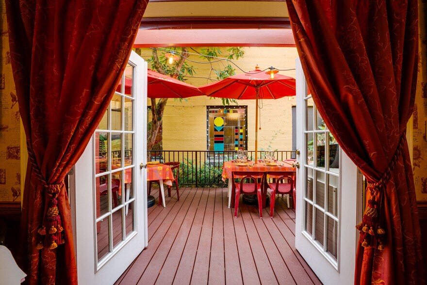 More Photos Of 729 NE 3rd St, Mcminnville Restaurant For Sale