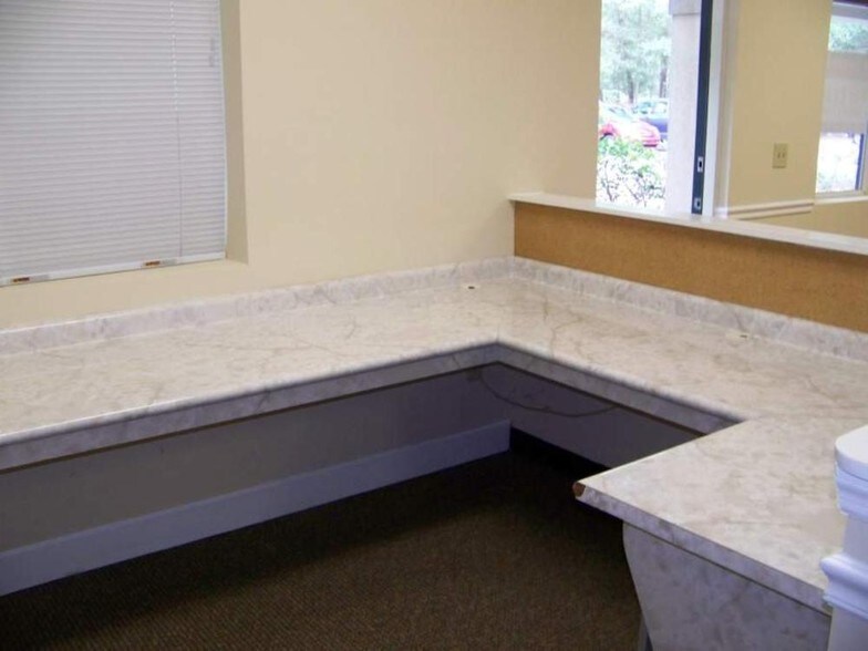 More Photos Of 136 Beach City Rd, Hilton Head Flex For Lease