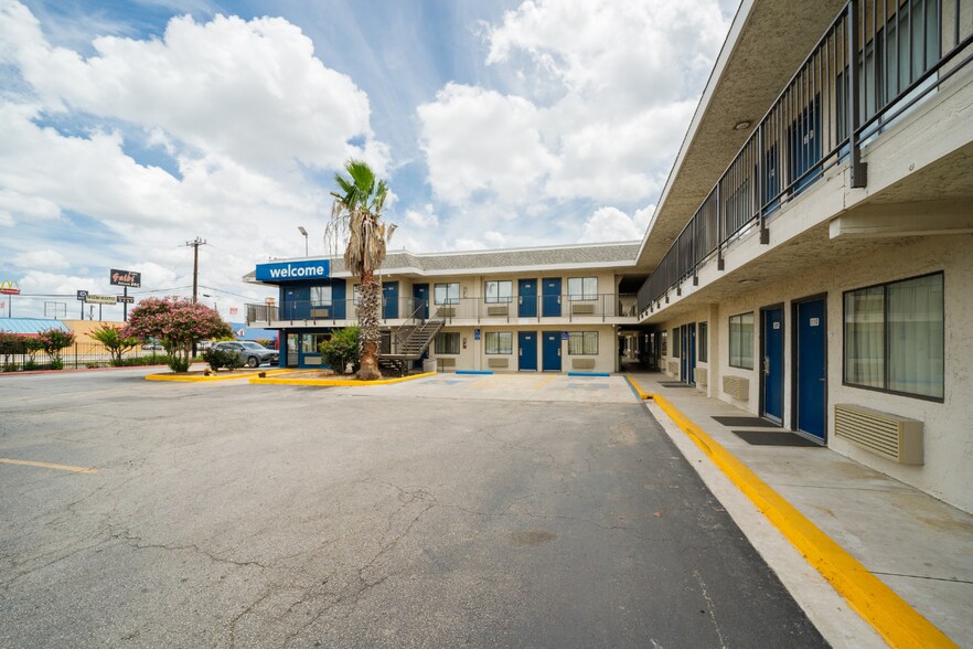 More Photos Of 5522 N Pan Am Expy, San Antonio Hotel For Sale