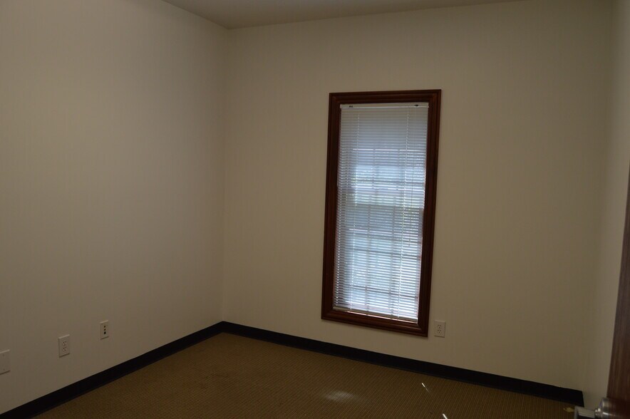 More Photos Of 128 County Line Rd, Westerville Office For Lease