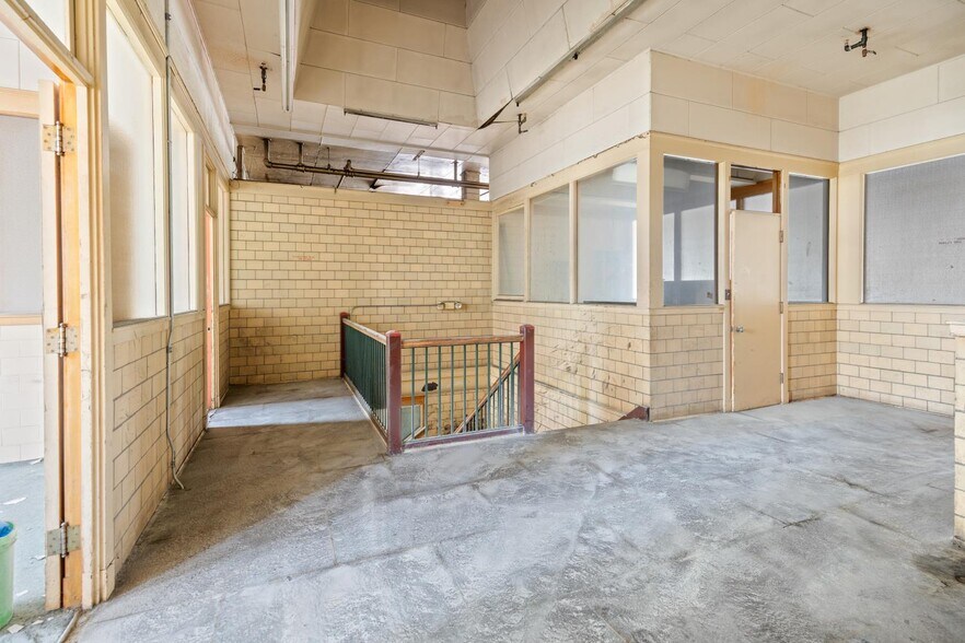 More Photos Of 254 Minot Ave, Auburn Warehouse For Sale