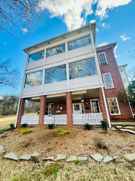 More Photos Of 210 Valdese Ave, Morganton Office For Lease
