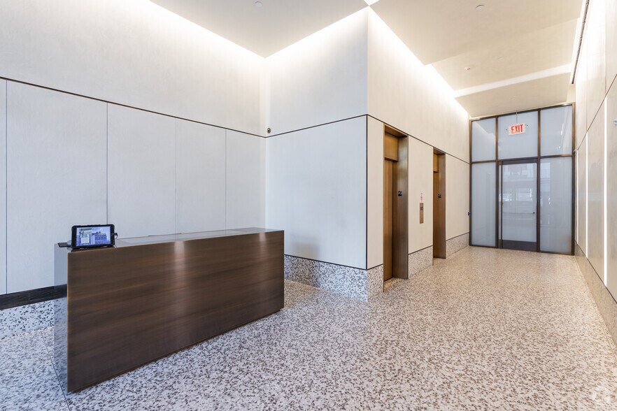 More Photos Of 121 Varick St, New York Loft Creative Space For Lease