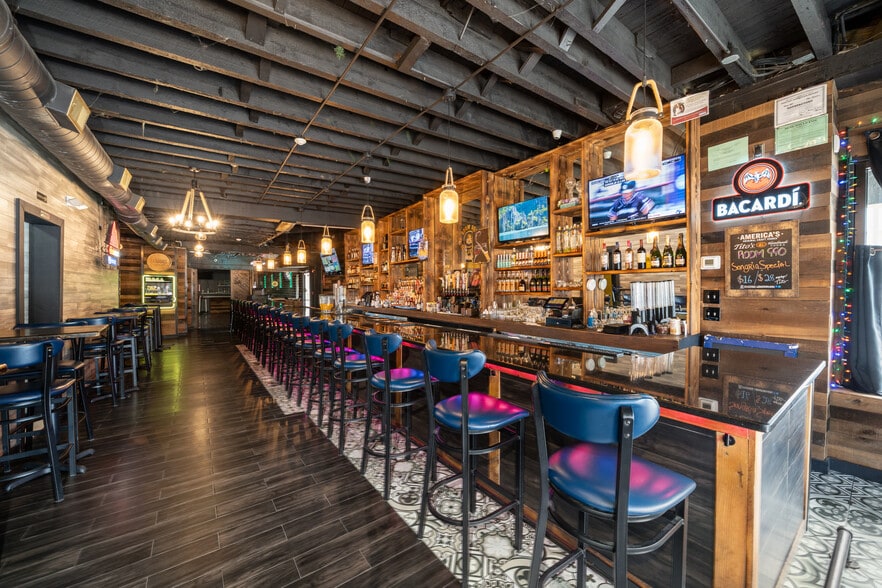 More Photos Of 990 Broadway, Bayonne Restaurant For Sale