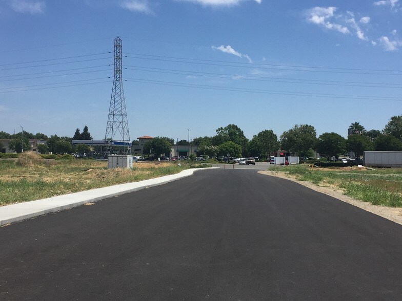 More Photos Of Reed Ave, West Sacramento Land For Lease