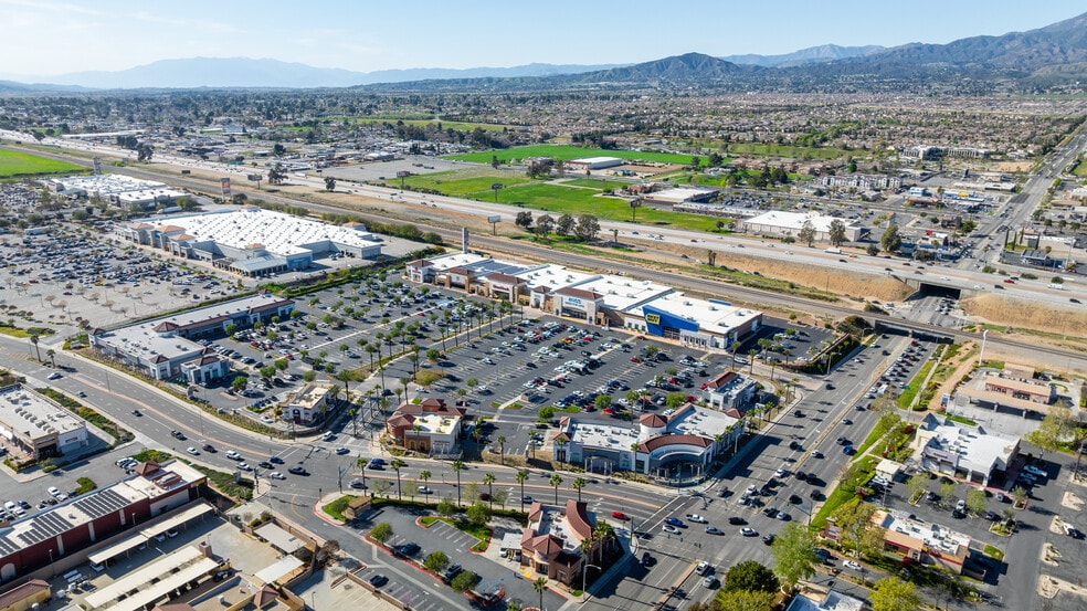 More Photos Of 1634-1650 Highland Springs Ave, Beaumont Unknown For Lease