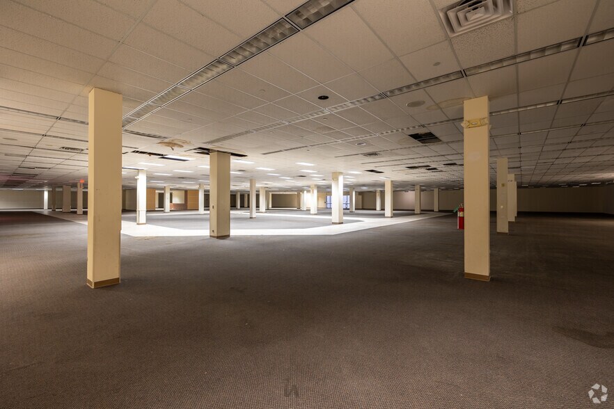 More Photos Of 820 & 3655 Citadel Dr E, Colorado Springs General Retail For Sale