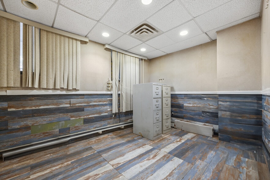 More Photos Of 207 Prospect Park SW, Brooklyn Apartments For Sale