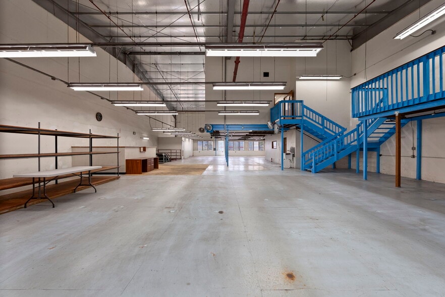 More Photos Of 500 alakawa St, Honolulu Warehouse For Sale