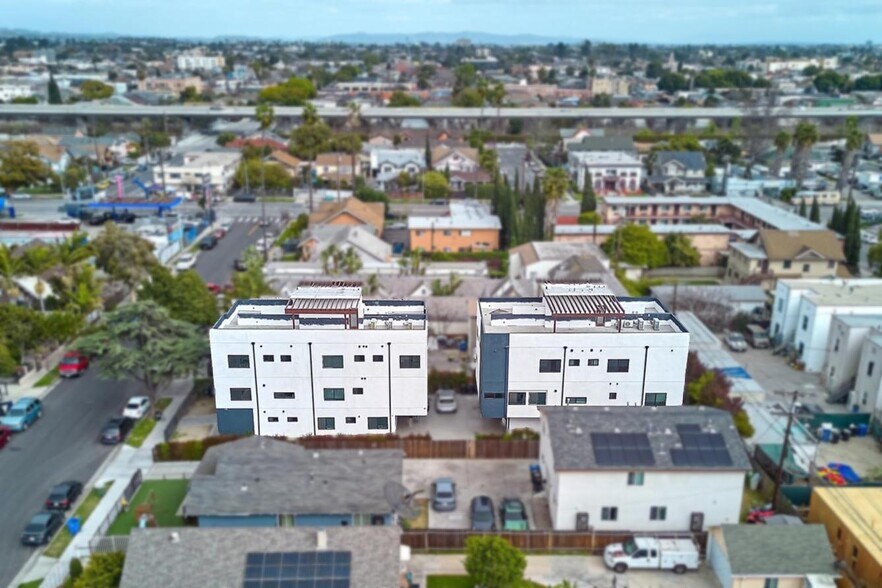 More Photos Of 550 W 47th St, Los Angeles Apartments For Sale