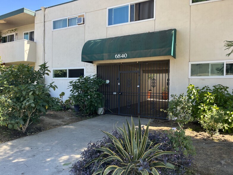 More Photos Of 6840 Kester Ave, Van Nuys Apartments For Sale