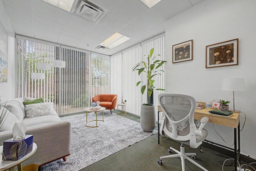 More Photos Of 565 W Chandler Blvd, Chandler Office For Lease