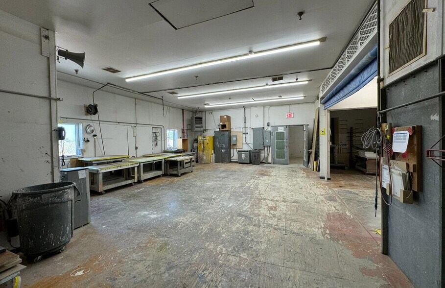 More Photos Of 58-18 64th St, Maspeth Manufacturing For Sale