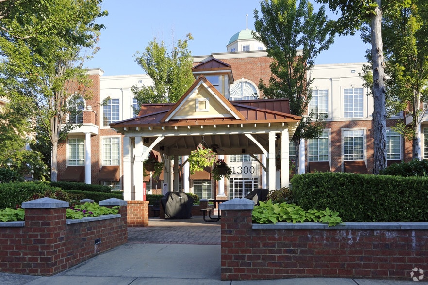 More Photos Of 1300 Ridenour Blvd, Kennesaw Office Residential For Lease