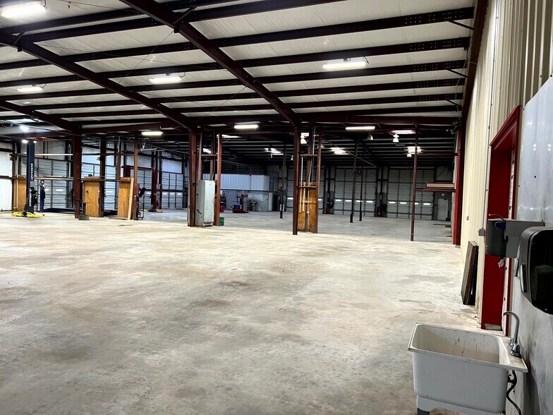 More Photos Of 744 FM 609, La Grange Service For Lease