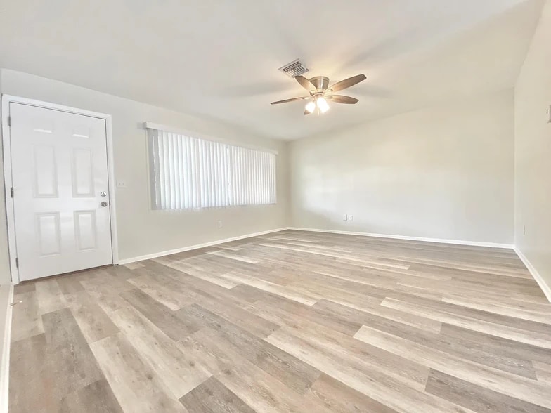 More Photos Of 531-539 New York Ave, Dunedin Apartments For Sale