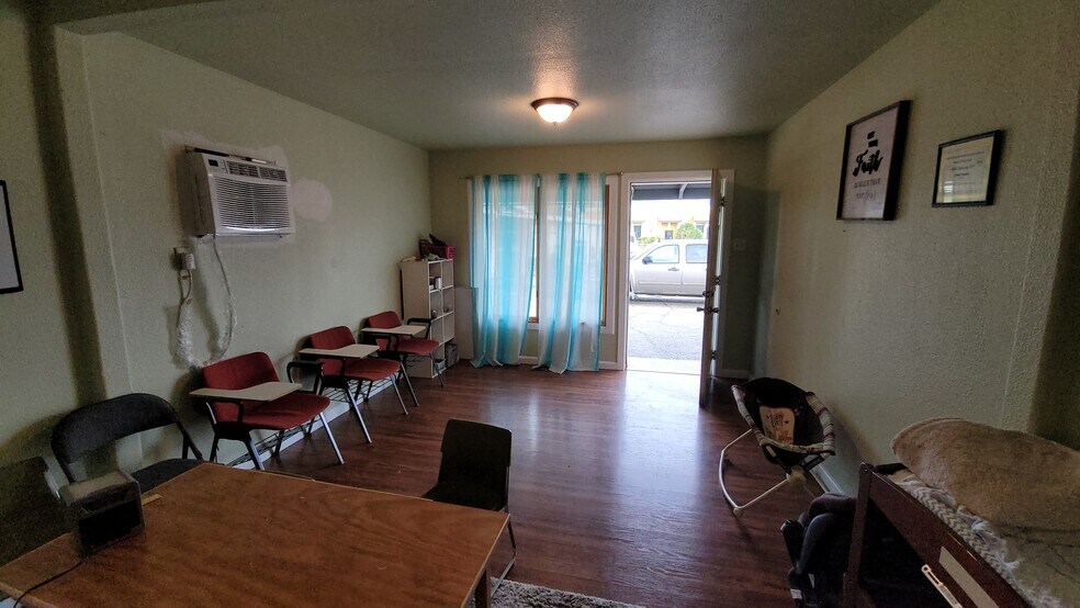 More Photos Of 1806 Solano St, Corning General Retail For Sale