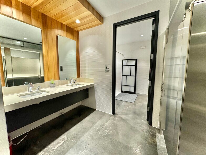 More Photos Of 990 Villa St, Mountain View Loft Creative Space For Lease