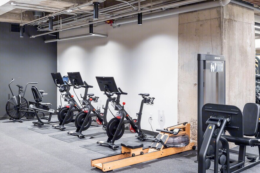 More Photos Of 100 Congress Ave, Austin Office For Lease