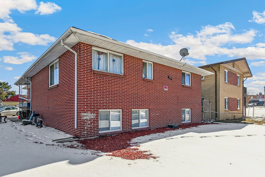 More Photos Of 1592 Lansing St, Aurora Apartments For Sale