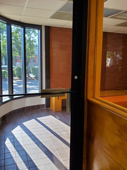 More Photos Of 720 Jackson St, Herndon Medical For Lease