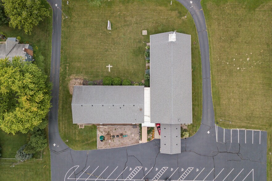 More Photos Of 733 Country Club Dr, Xenia Religious Facility For Sale