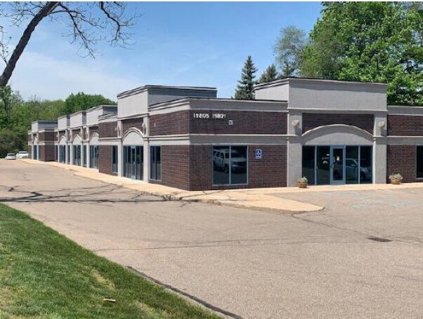 More Photos Of 19805-19821 Farmington Rd, Livonia Office For Lease