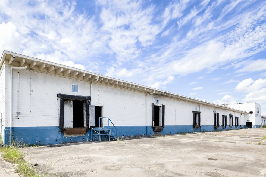 More Photos Of 6665 E 14th St, Brownsville Refrigeration Cold Storage For Sale