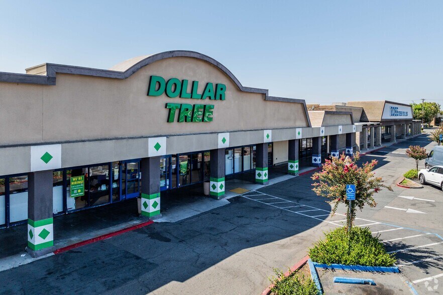 Primary Photo Of 212-320 W Kettleman Ln, Lodi General Retail For Lease