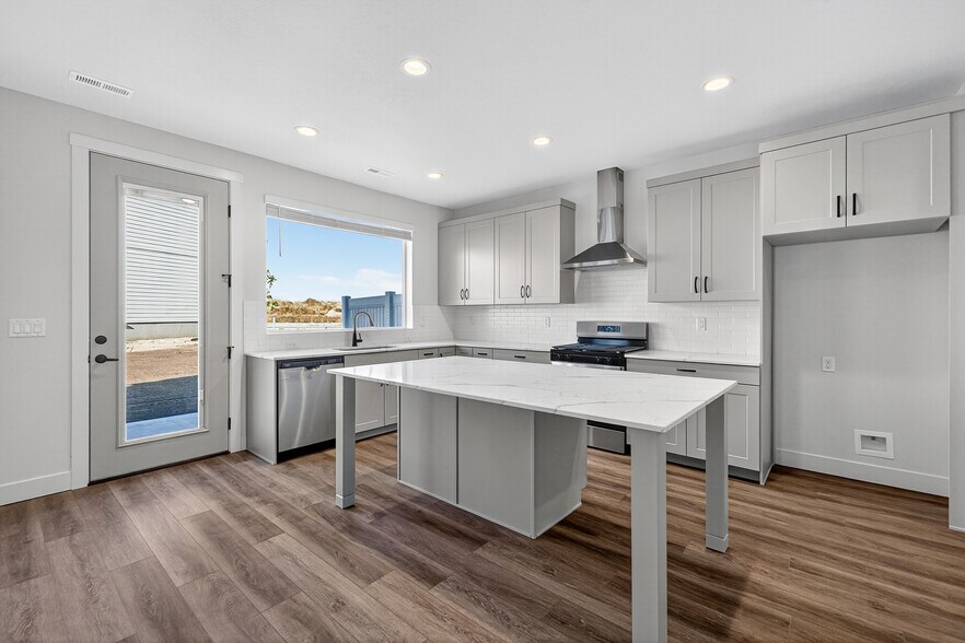 More Photos Of 2770 N 2775 W, Plain City Specialty For Sale