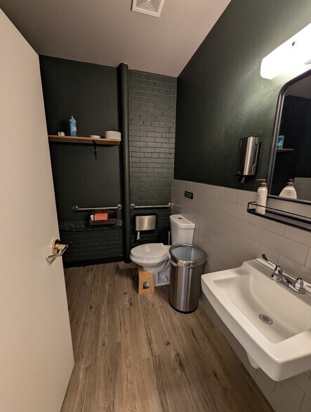 More Photos Of 7 E Cimarron St, Colorado Springs Office Residential For Lease