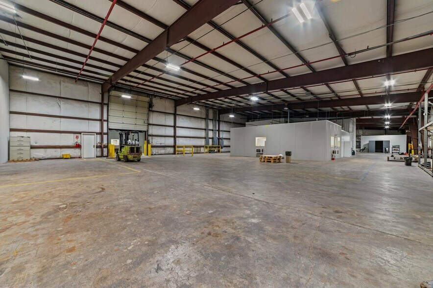 More Photos Of 2107 Black Creek Rd SE, Wilson Warehouse For Lease