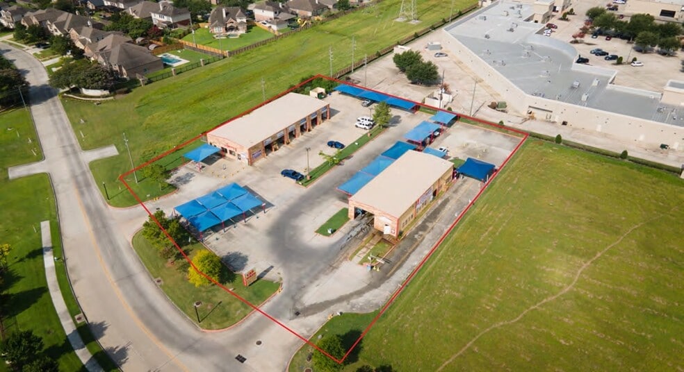 Primary Photo Of 14935 Fall Creek View Dr, Humble Carwash For Sale