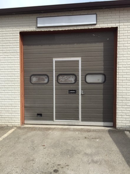 More Photos Of 147 Danbury Rd, New Milford Flex For Sale