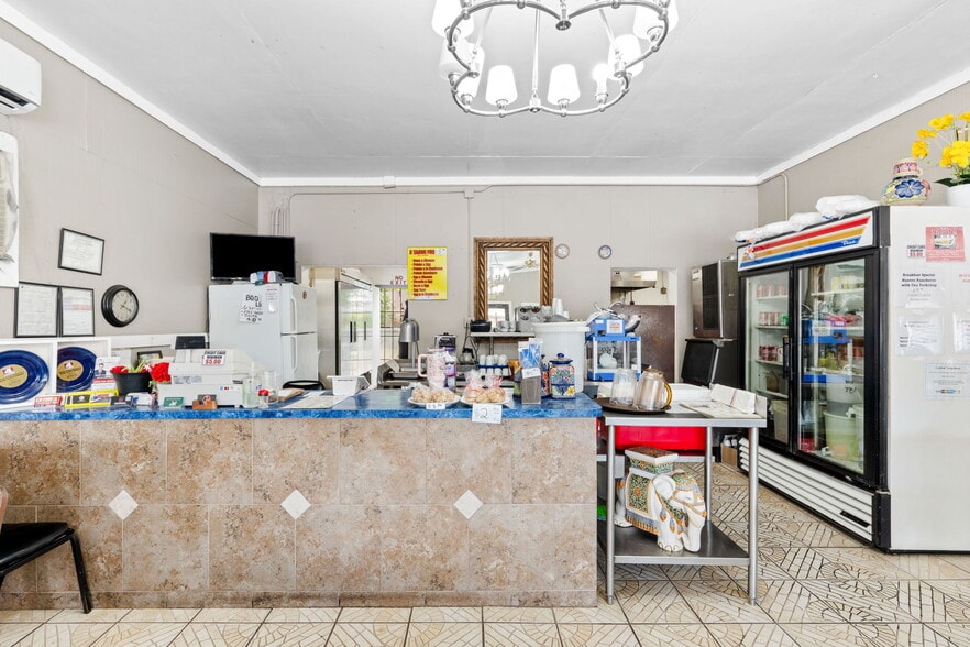 More Photos Of 1103 Pleasanton Rd, San Antonio Storefront Retail Residential For Sale