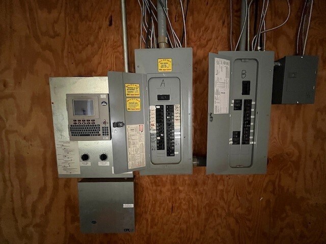 More Photos Of 13485 St Stephens Ave, Chatom Freestanding For Sale