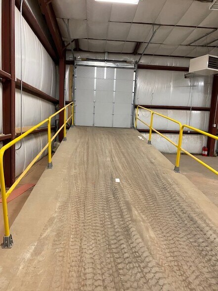 More Photos Of 3183 Highway 22 N, Dickinson Warehouse For Lease