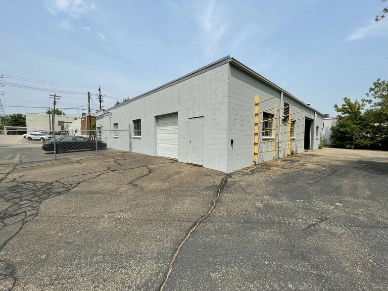 More Photos Of 1361-1365 Tennessee Ave, Cincinnati Warehouse For Sale