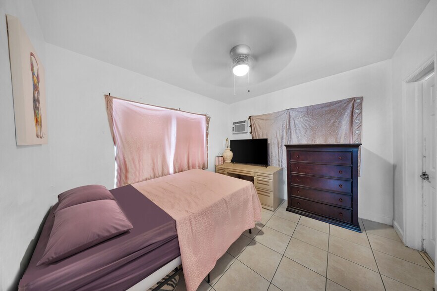 More Photos Of 1035 NW 4th St, Miami Apartments For Sale