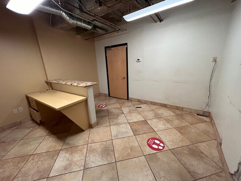 More Photos Of 100 N Stone Ave, Tucson Office Residential For Lease