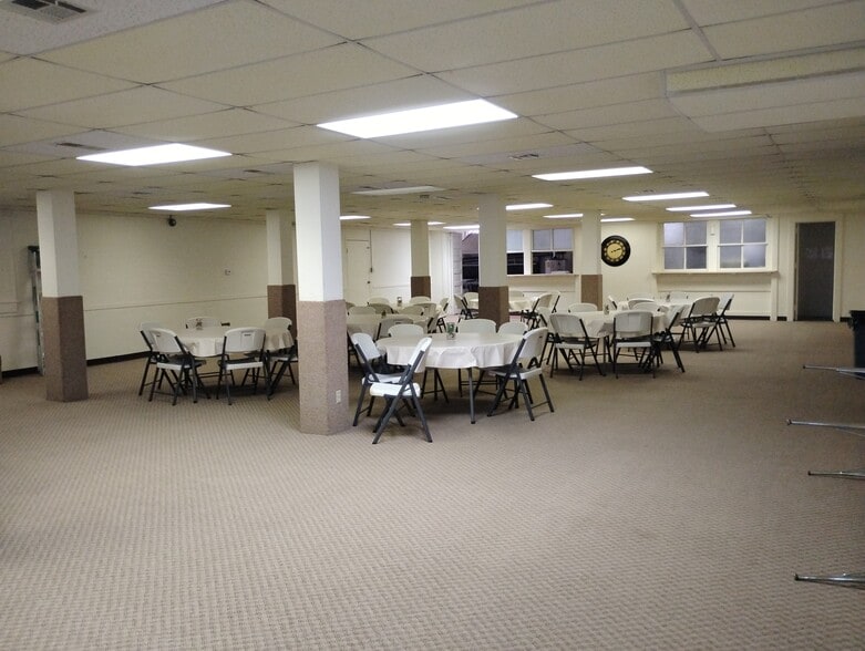 More Photos Of 906 Elm St, Coffeyville Religious Facility For Sale
