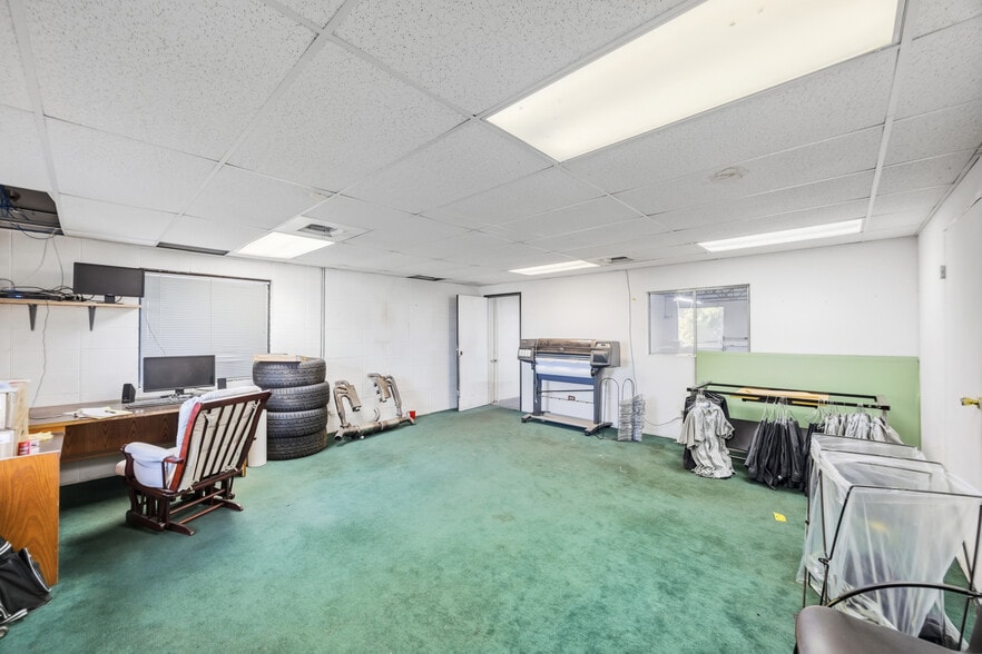 More Photos Of 10855 Irma Dr, Northglenn Warehouse For Sale