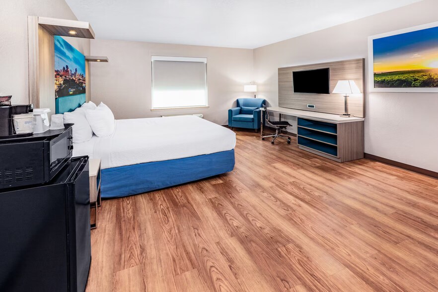 More Photos Of 4038 Frontage Road I-10 E, San Antonio Hotel For Sale