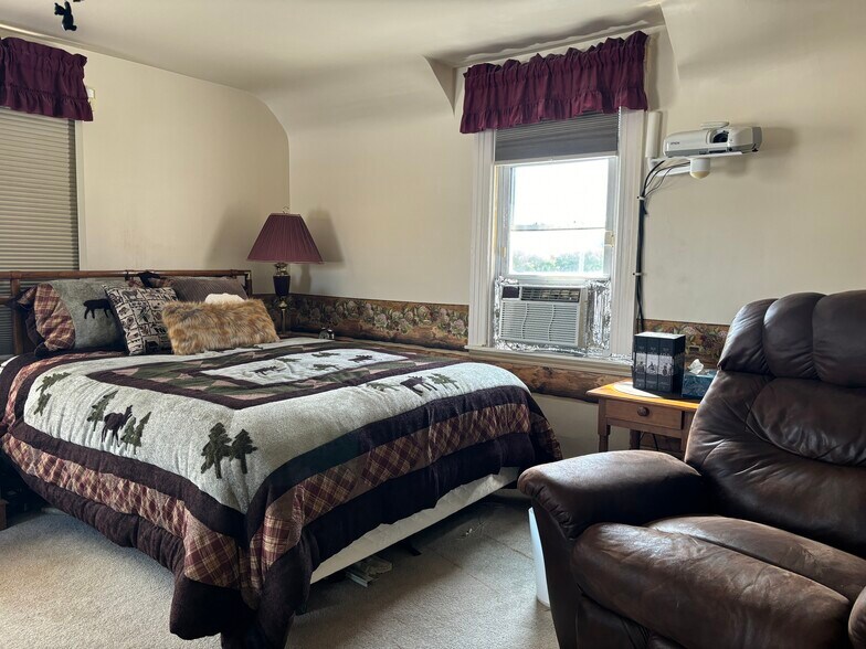 More Photos Of 2884 Fort St, Lincoln Park Office Residential For Sale