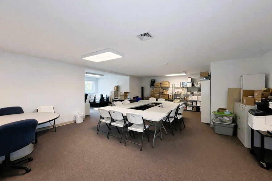More Photos Of 111 Hamilton St, Mexico Office For Sale